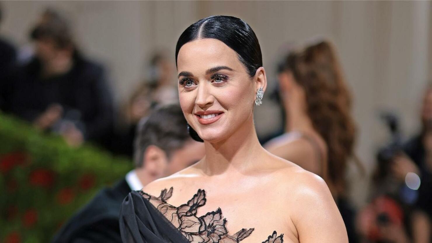 Katy Perry Shares Sweet Family Photo To Celebrate 38th Birthday | iHeart