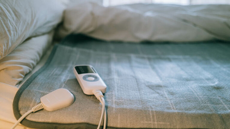 Using Electric Blanket in Winter during Energy Crisis