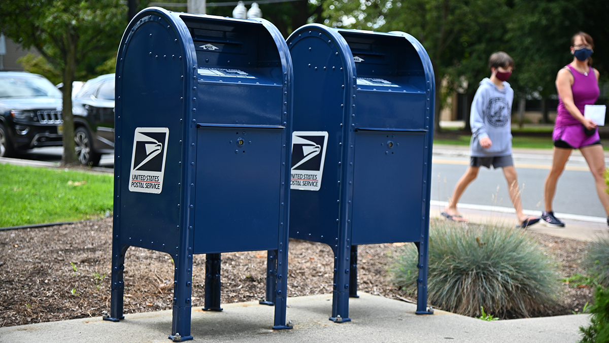 Usps Warns Not To Use Their Blue Mailboxes At Certain Times Iheart