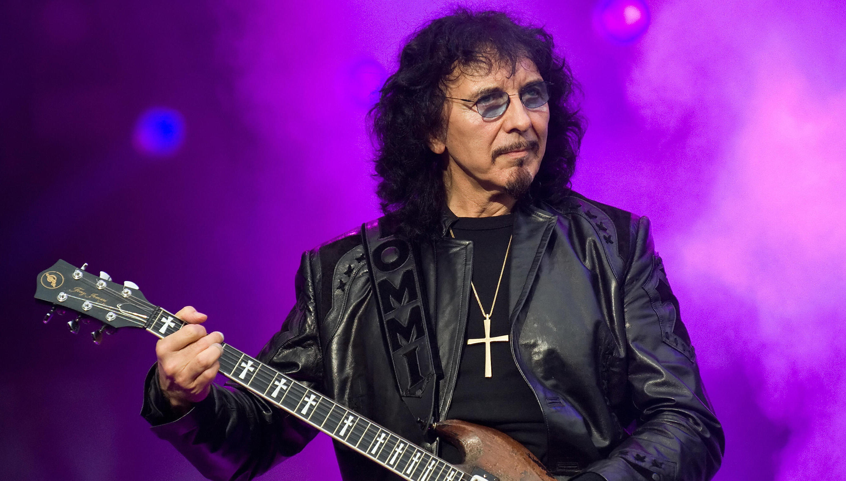 animal-hospital-starstruck-when-tony-iommi-arrived-with-injured-dove