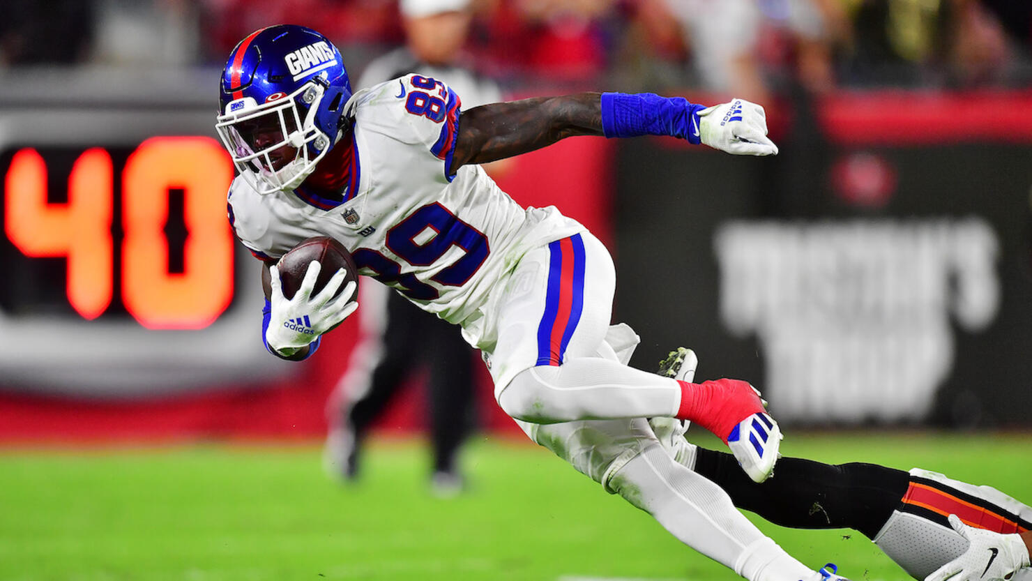 BREAKING: Chiefs trade for Giants WR Kadarius Toney. (via @tompelissero)  