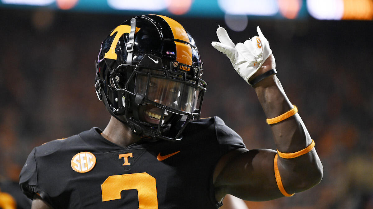 First College Football Playoff Top 25 Rankings Of 2022 Revealed | IHeart