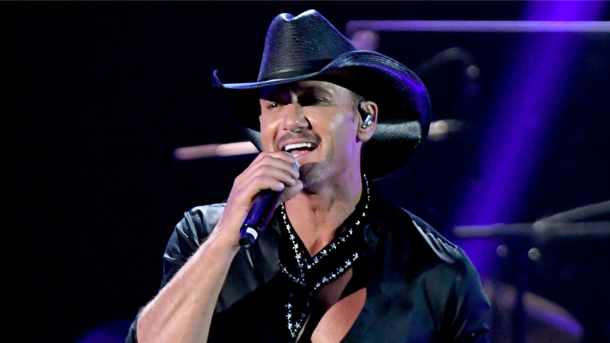 Tim McGraw Wears His Late Father's Phillies Jersey to World Series