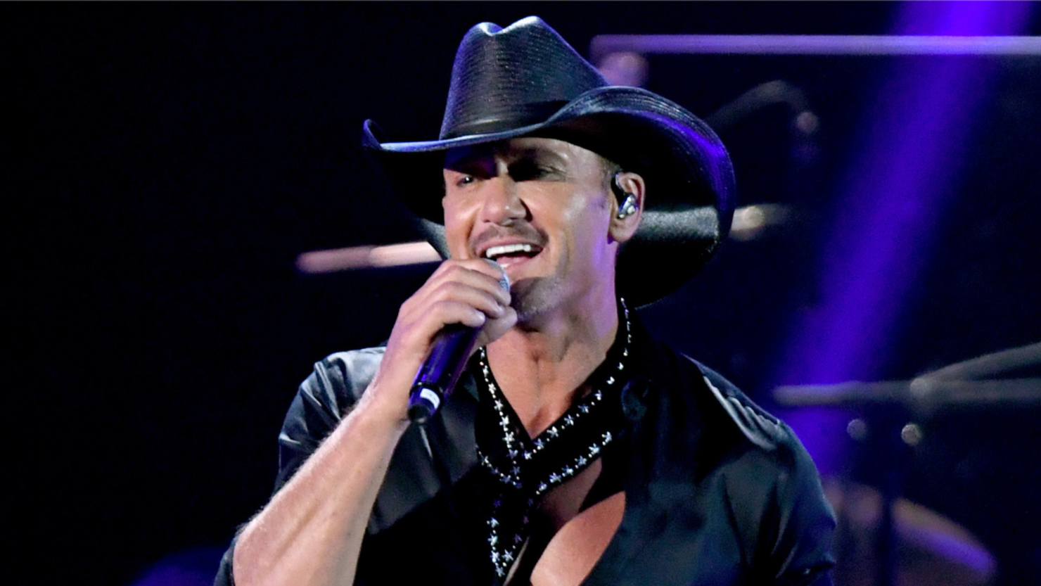 Tim McGraw Wears His Father Tug McGraw's Phillies Jersey to Game 3