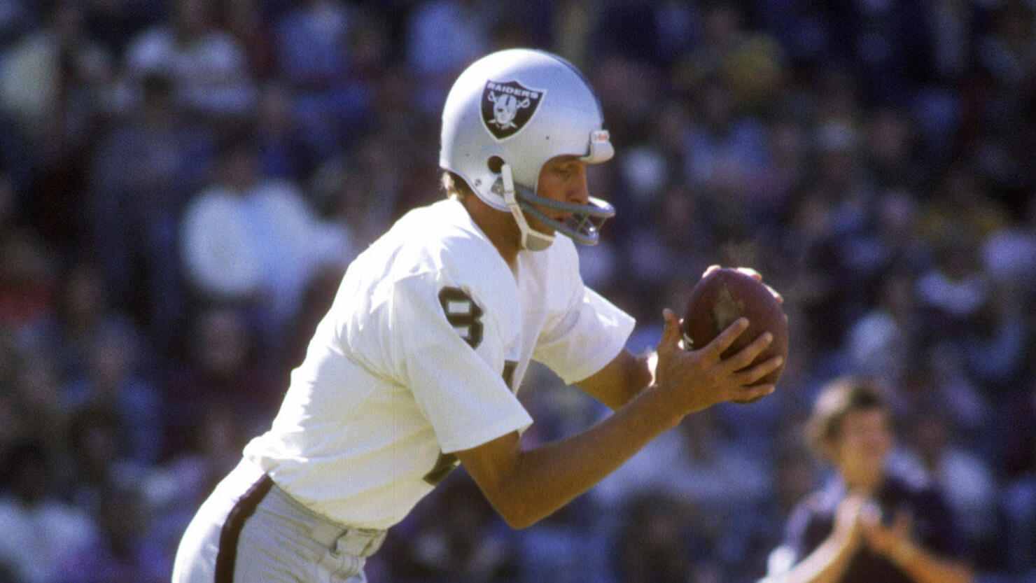 Raiders' Ray Guy, first punter selected to Hall of Fame, dies at 72