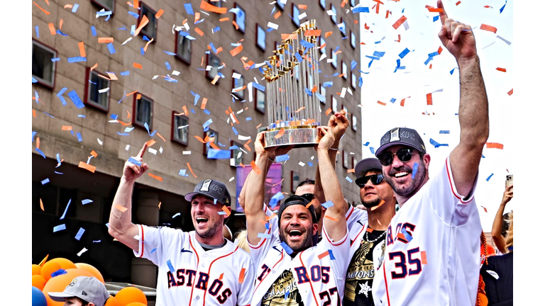 Ted Cruz booed at Houston Astros victory parade, hit with beer can: Video