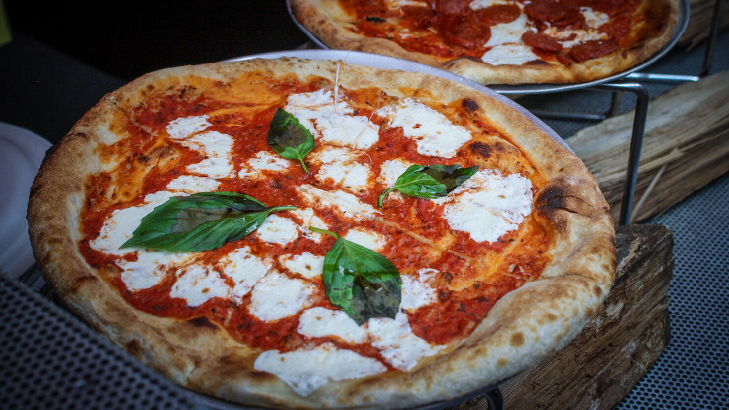 Pizza with basil and fresh mozzarella