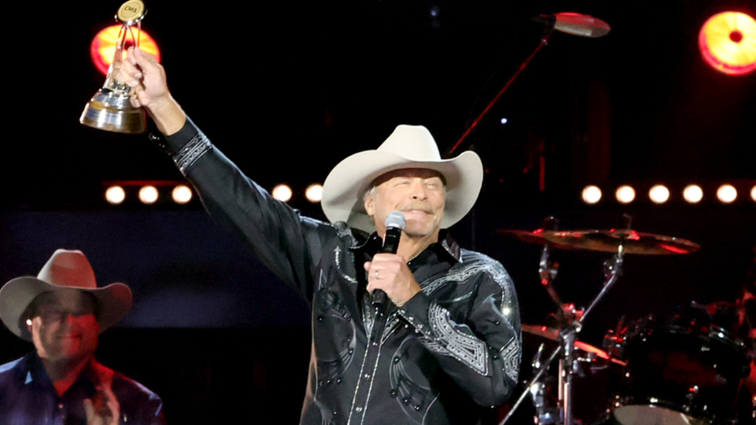 I'm So Blessed': Alan Jackson Accepts CMA Lifetime Achievement Award