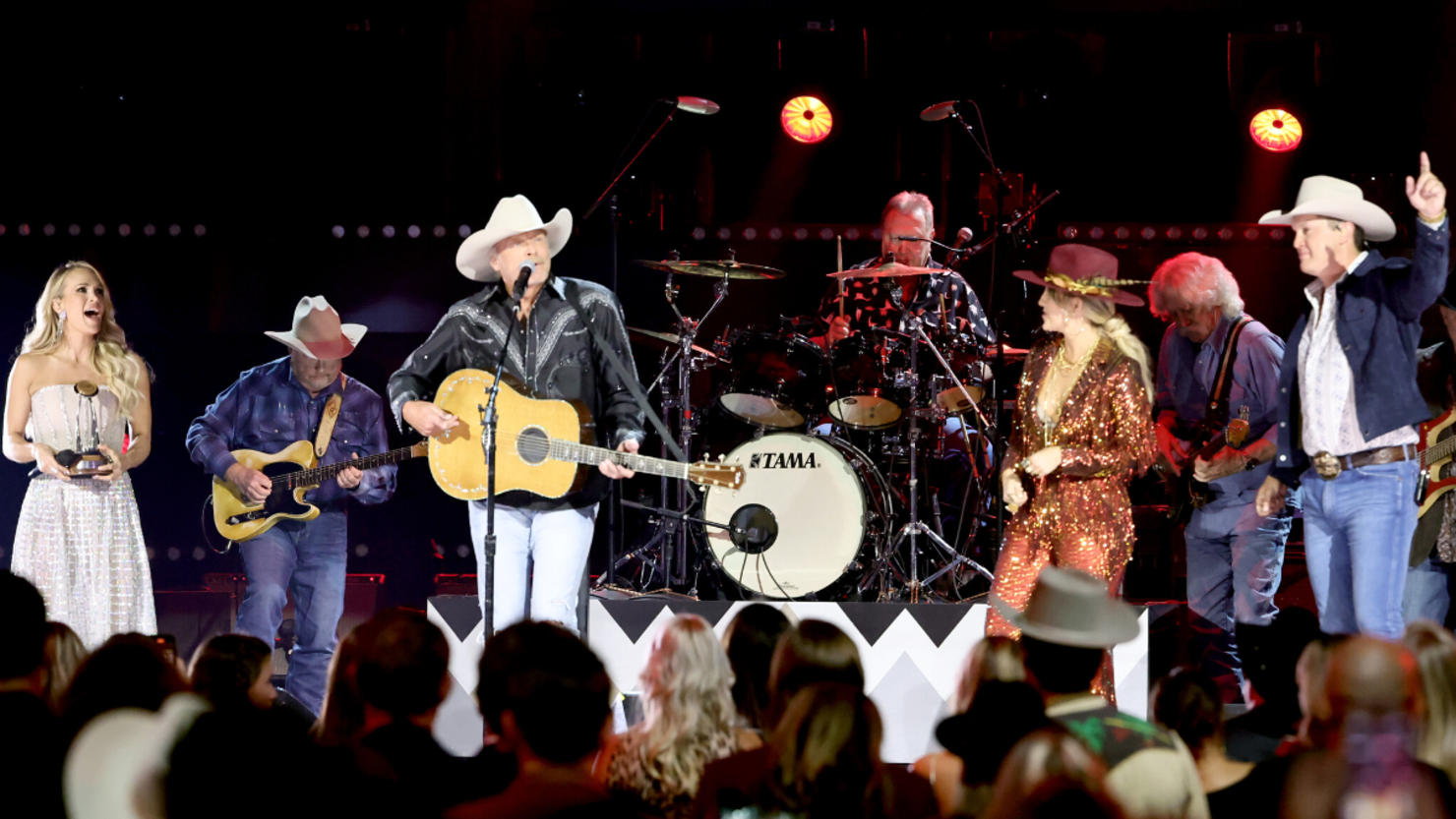 Alan Jackson Belts Out 'Drive' And 'My Baby' In 2021 ACM Award Powerhouse  Performance