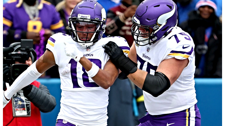 Justin Jefferson Makes Catch of the Year to Keep Vikings Alive vs. Bills