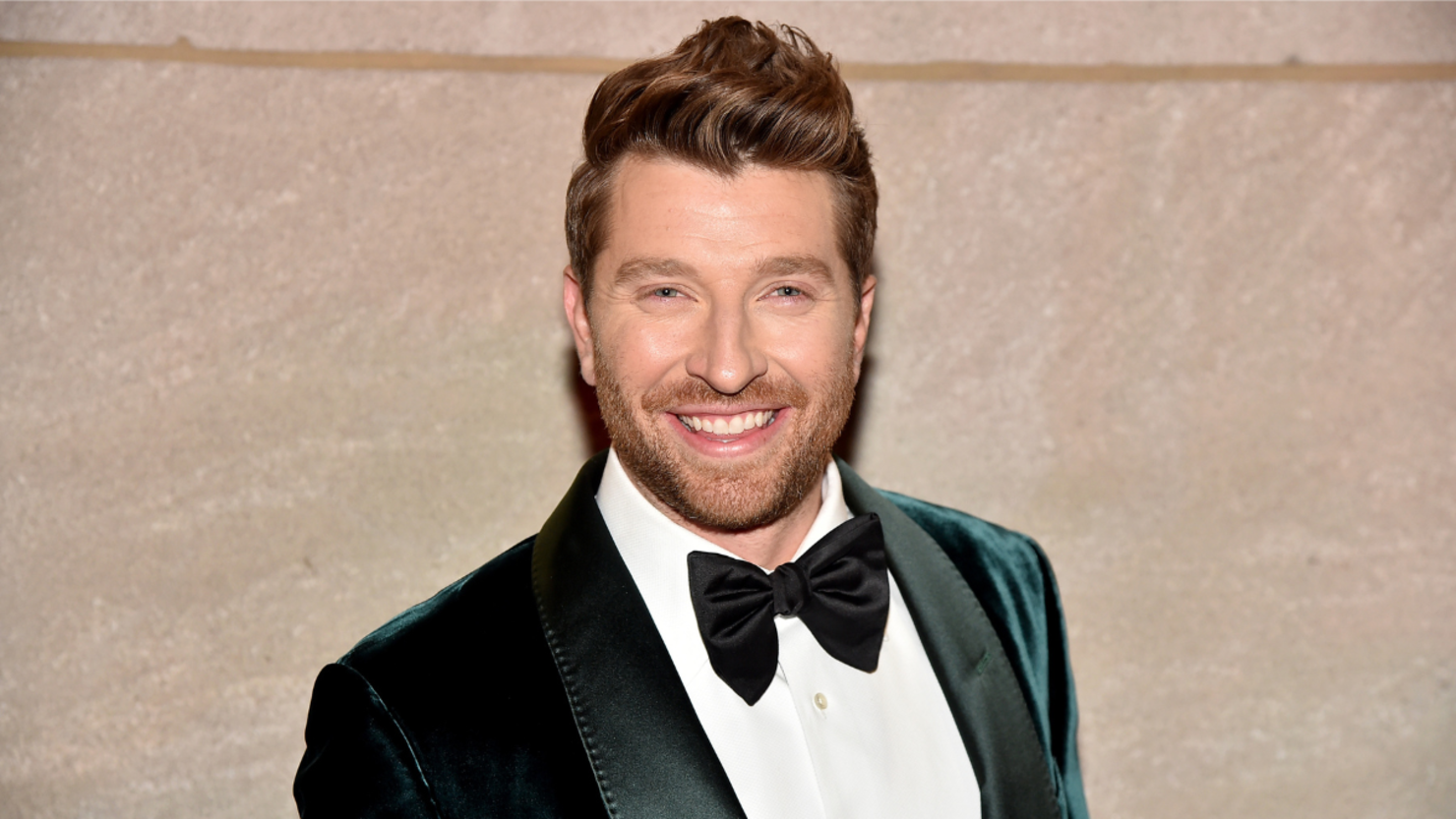 Brett Eldredge Proves He's 'Mr. Christmas' In The Best Way | iHeart