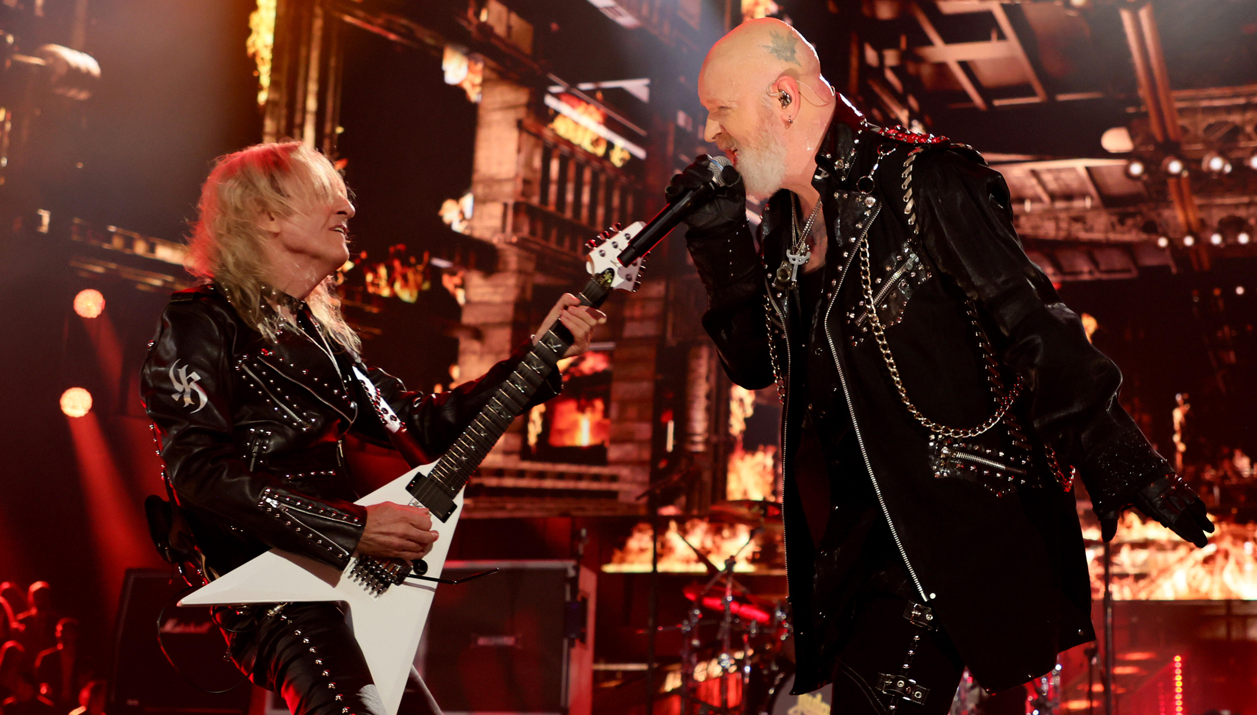 ♫ Judas Priest