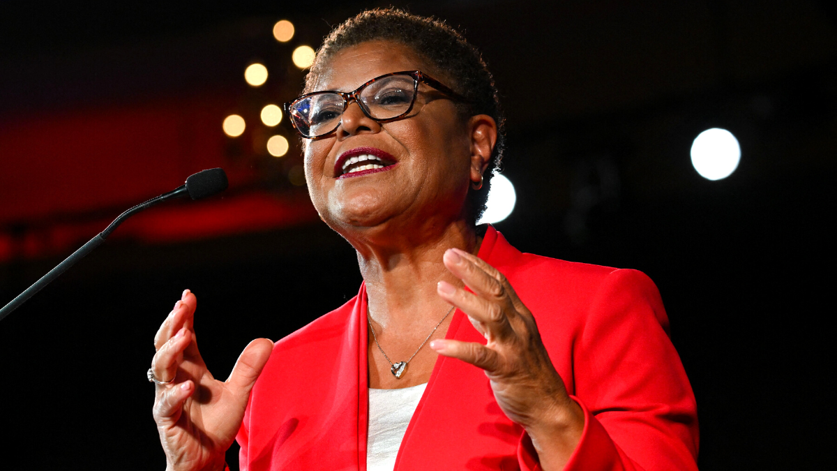 Karen Bass Makes History As First Woman Elected As Los Angeles Mayor ...