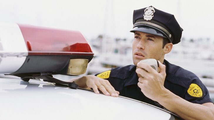 Florida Cop Photographs UFO Behind Plane