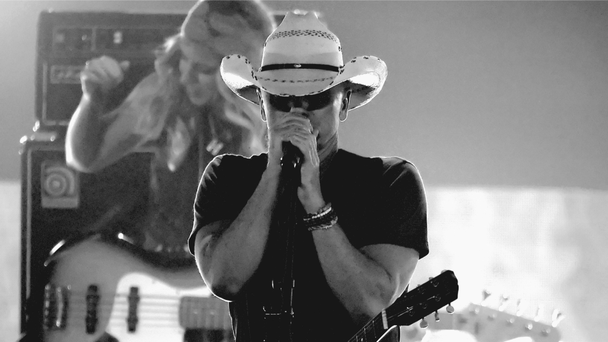 Kenny Chesney Shares Heartfelt Tributes To His Dog As He Mourns Her Loss
