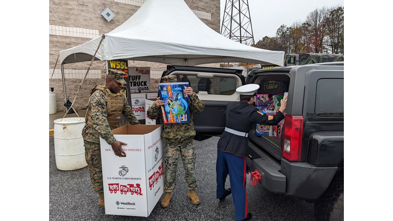 Ellis and Bradley's Stuff the Truck for Toys for Tots 2022