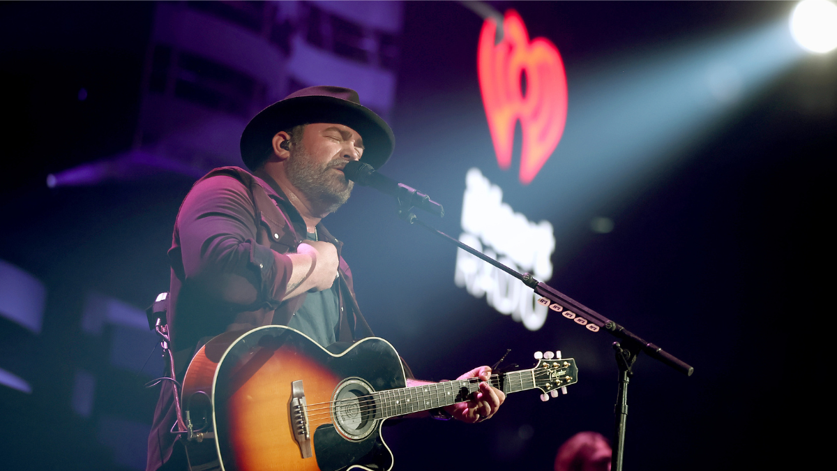 Lee Brice Delivers A Powerful Reminder That 'Time Is So Precious