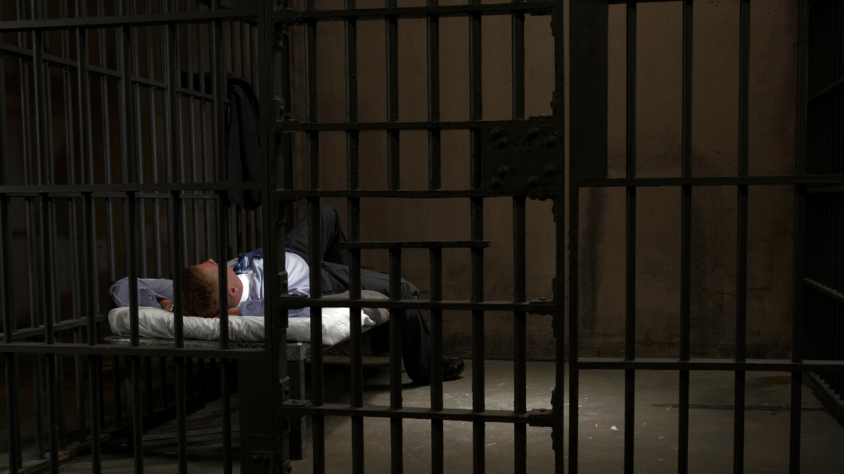 К чему снится что сажают в тюрьму. Клетка тюрьма. Тюремная клетка. Клетка заключенного.