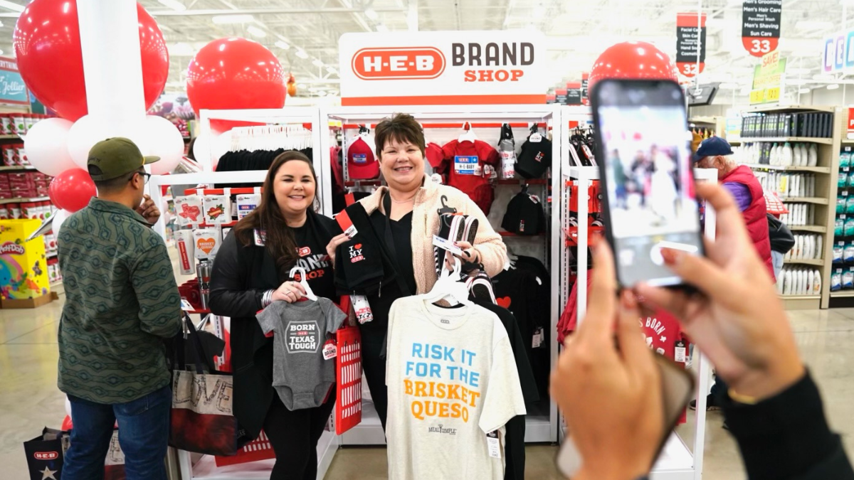 H-E-B Just Opened Another Brand Store In Texas Perfect For Superfans ...