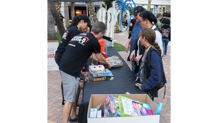 2022 12 Guitars of Christmas