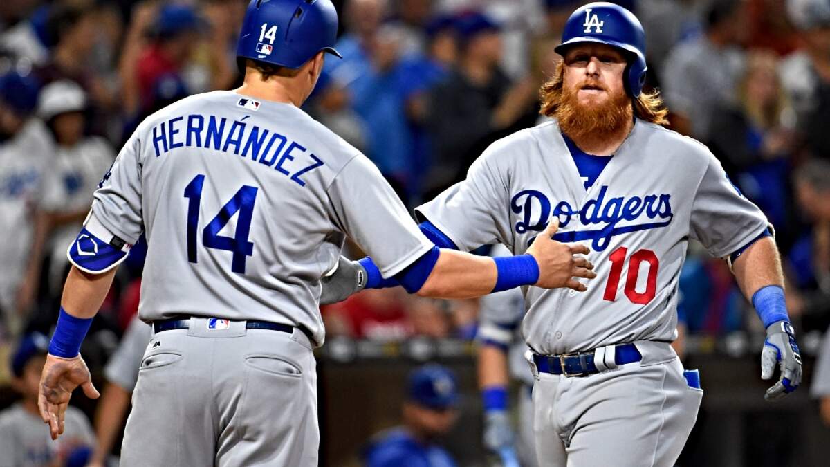 Roggin & Rodney React To Justin Turner Signing With The Red Sox 