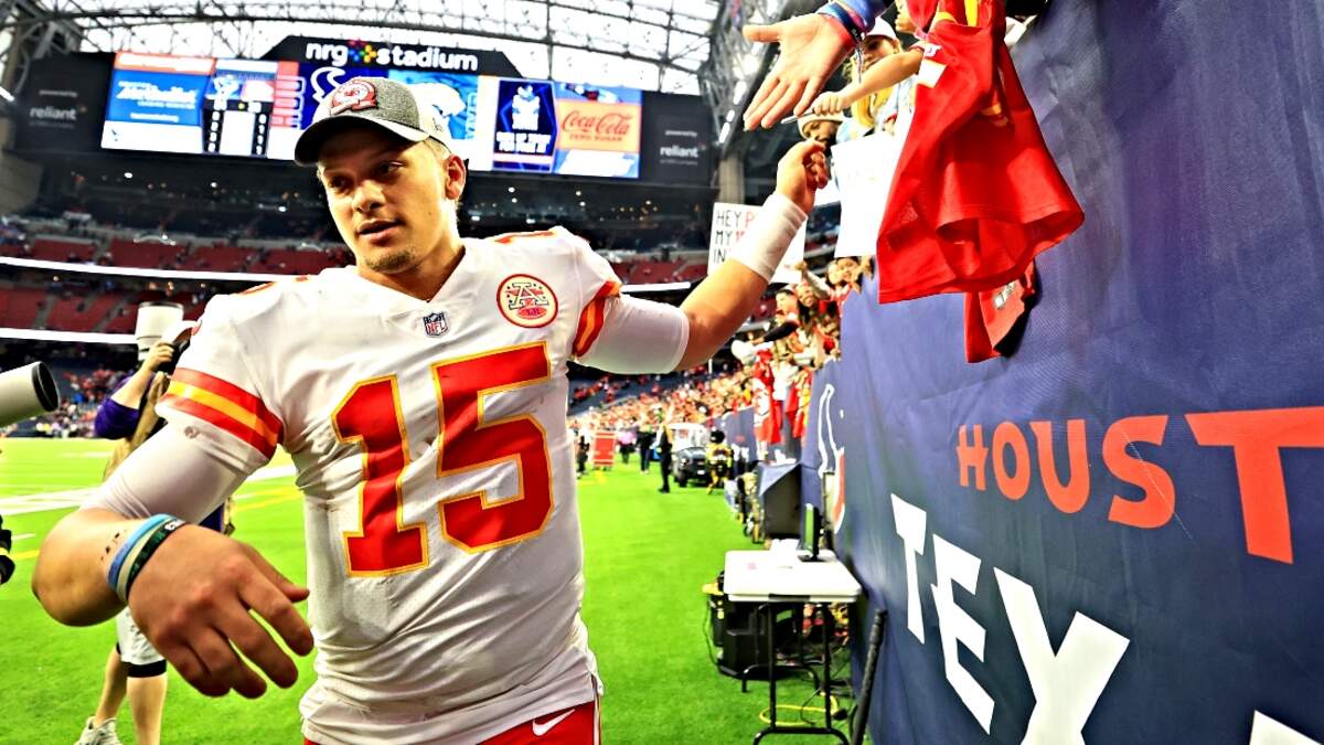 Mahomes, Herbert, Lawrence highlight Colin's Top 10 QBs next season, NFL