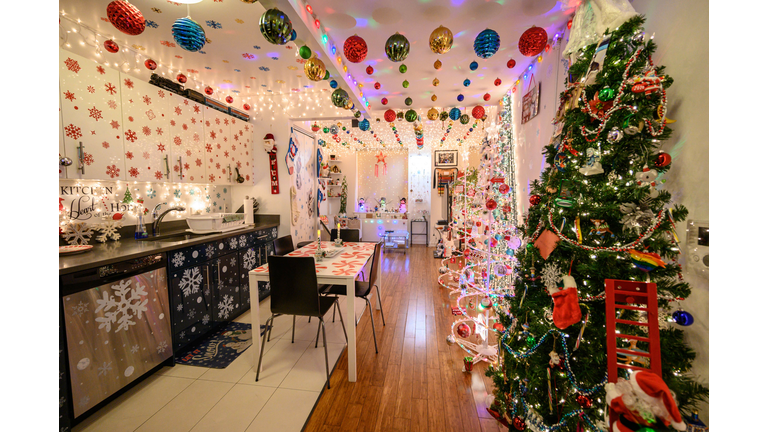 US-HOLIDAY-DECORATIONS