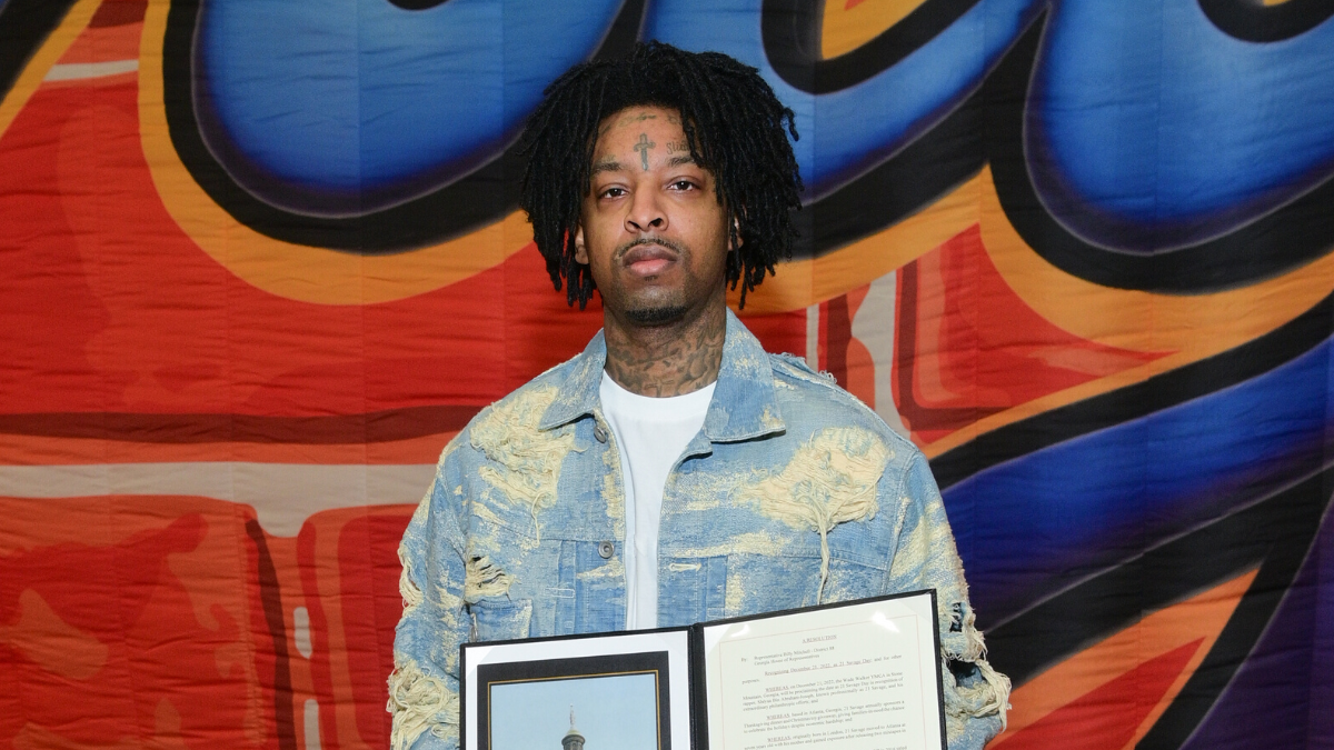 21 Savage Says His Owning His Masters Will Provide His Family With  Generational Wealth - AfroTech