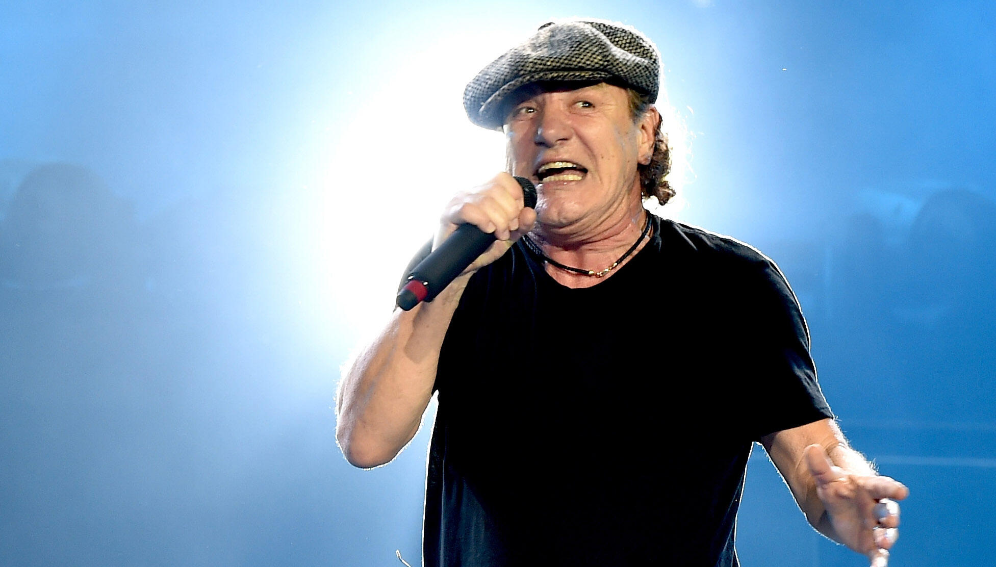 Вокалист. Брайан Джонсон AC/DC. Солист AC DC Брайан Джонсон. Брайан Джонсон AC/DC 2020. Брайан Джонсон 2021.