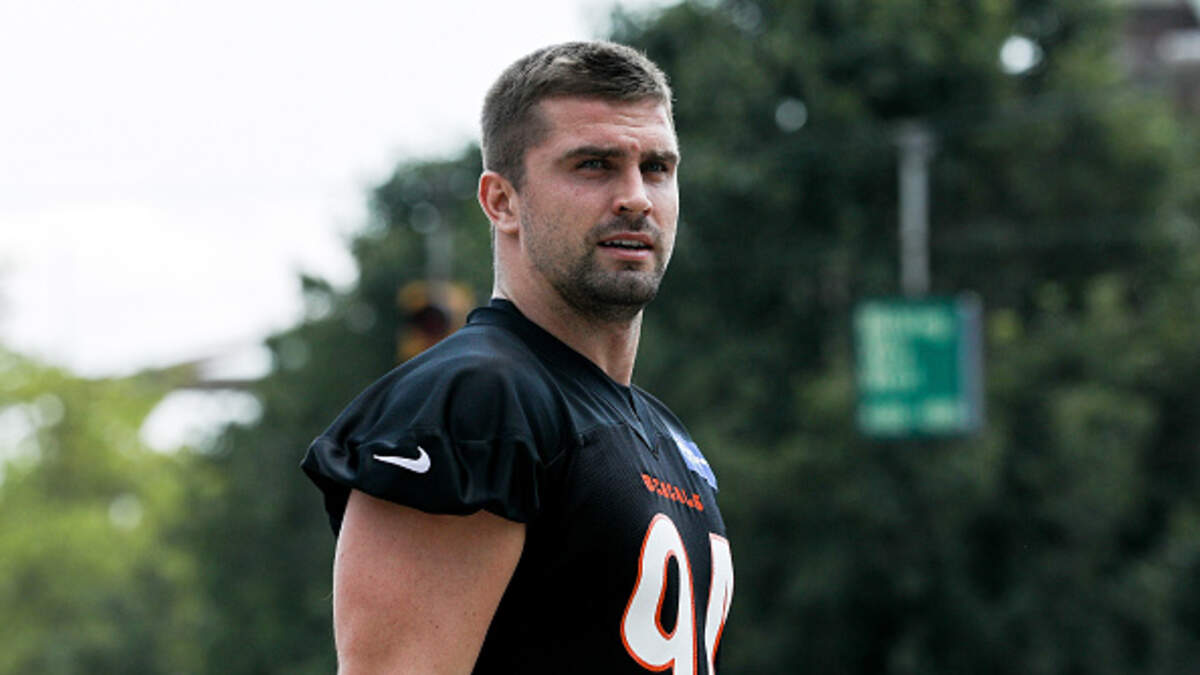 Sam Hubbard is Bengals' nominee for Walter Payton NFL Man of the Year