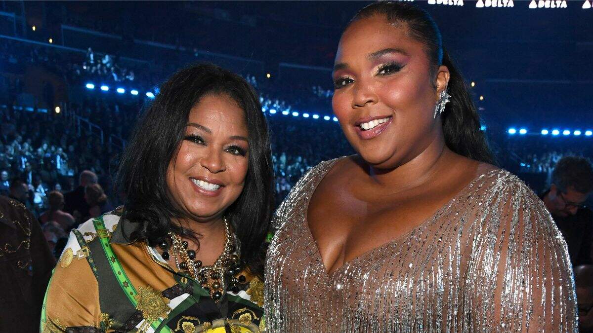 Lizzo Transforms Her Mother For 'Turning My Mom Into Me' TikTok Trend ...