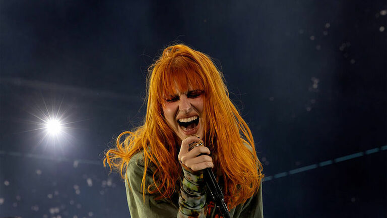 ENTER-MUS-PARAMORE-CONCERT-FIGHT-LV