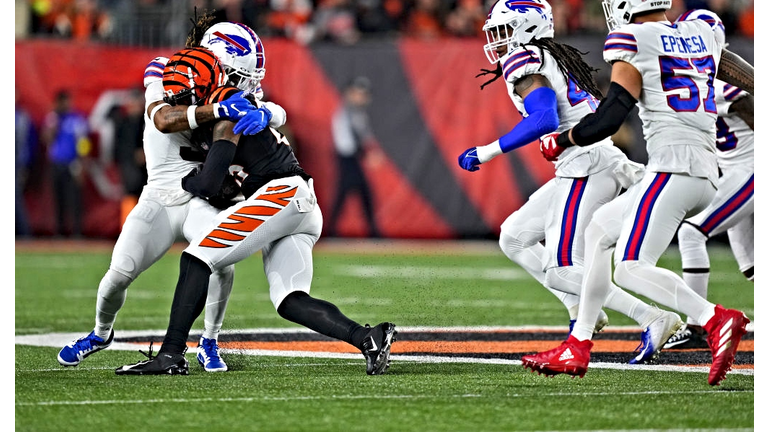 MNF game between Bengals, Bills officially suspended after Bills' player  collapses at Paycor Stadium