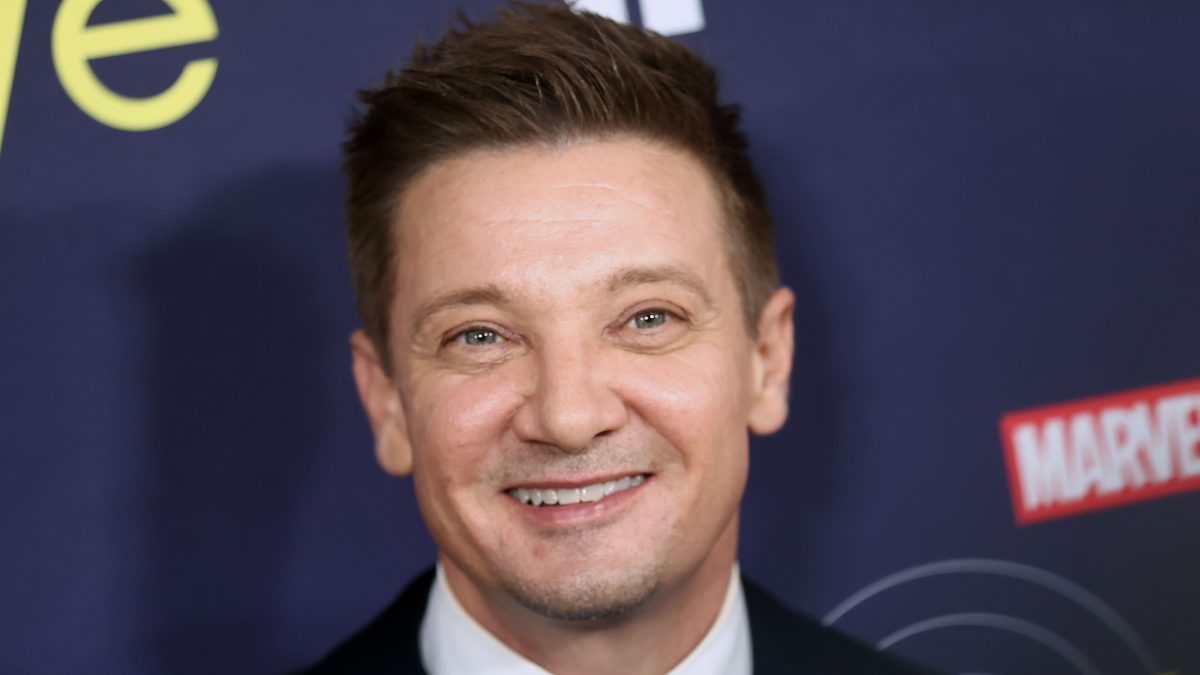 Jeremy Renner Celebrates Birthday In Hospital After Snowplow Accident ...