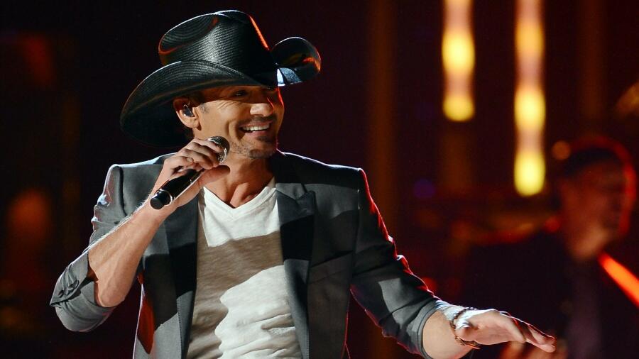 Tim McGraw To Headline 'West Fest' In Glendale During Super Bowl