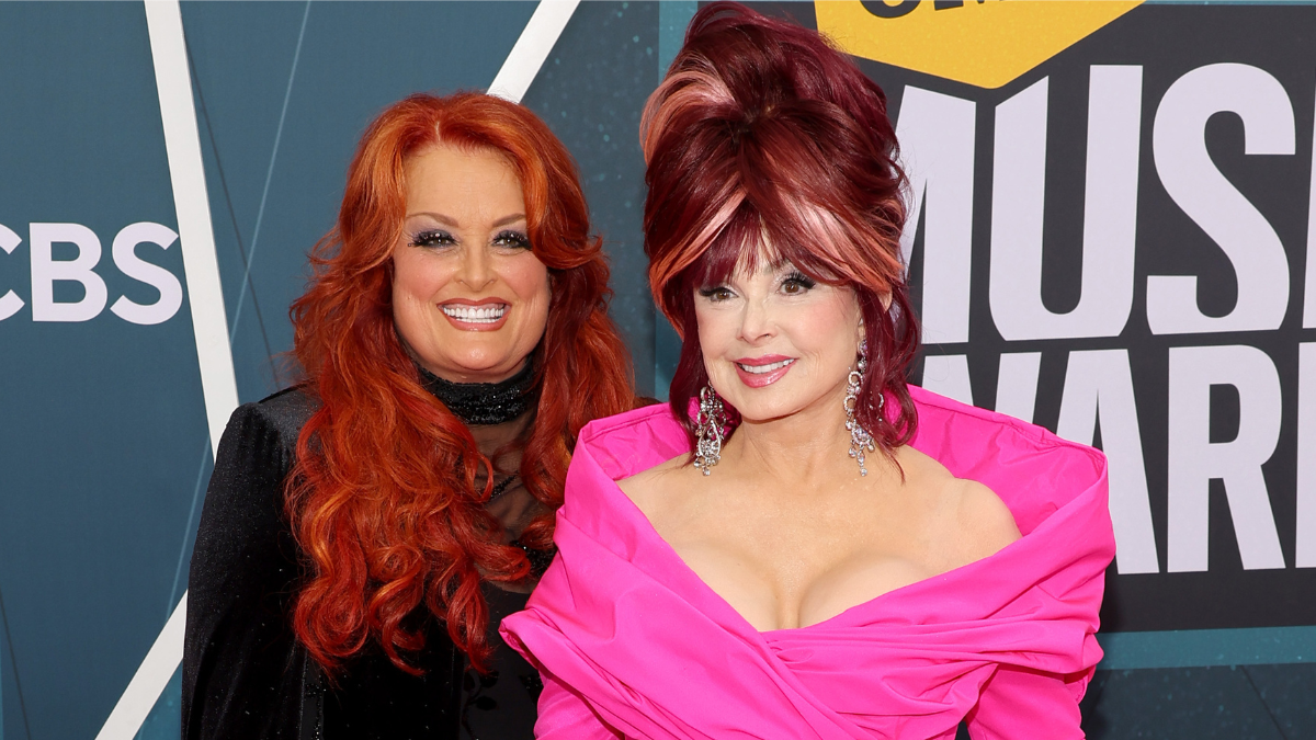 Wynonna Judd Shares Tribute To Her Late, 'Beautiful Mother' On Her ...