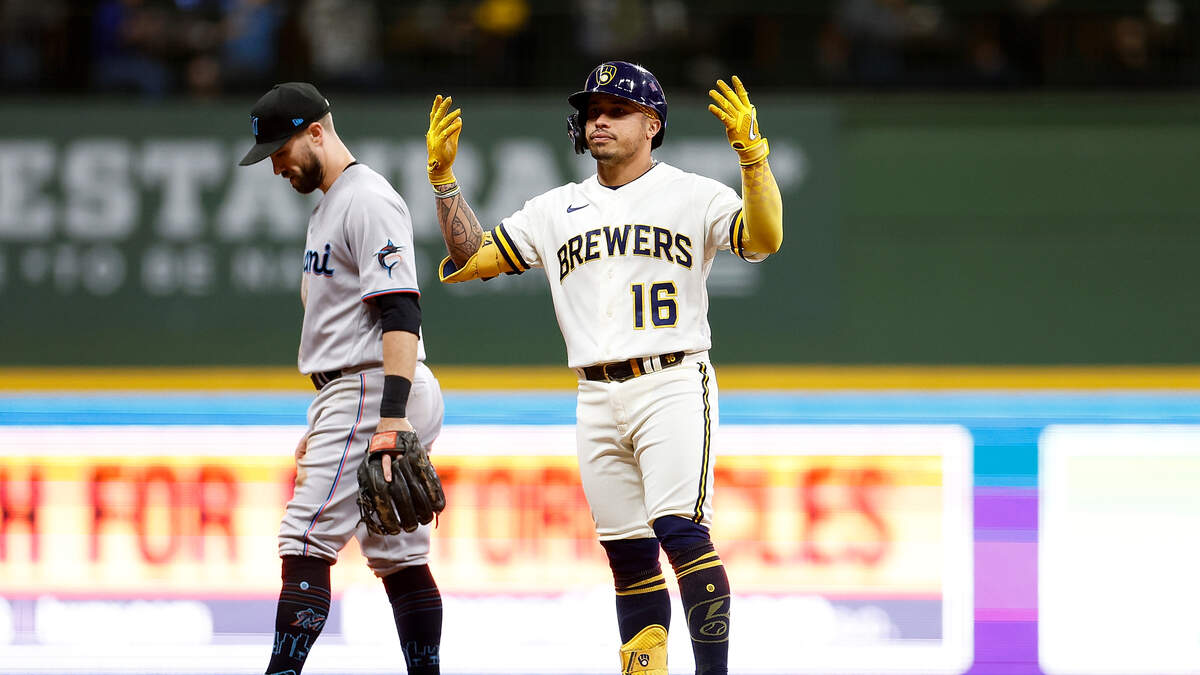 Brewers deal Wong to Mariners for Winker, Toro Wisconsin News