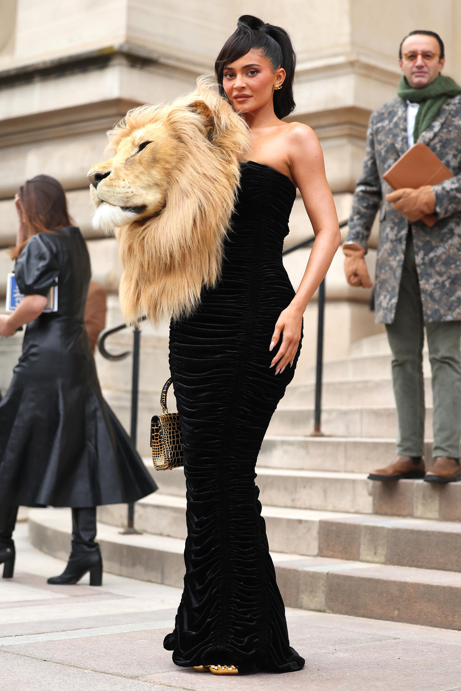 Schiaparelli : Outside Arrivals - Haute Couture Spring Summer 2023