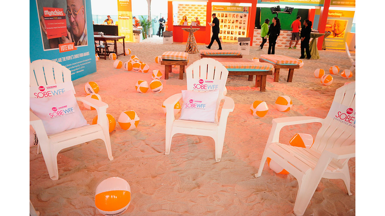 Best Of The Munchies: People's Choice Food Awards Hosted By Andrew Zimmern - 2015 Food Network & Cooking Channel South Beach Wine & Food Festival