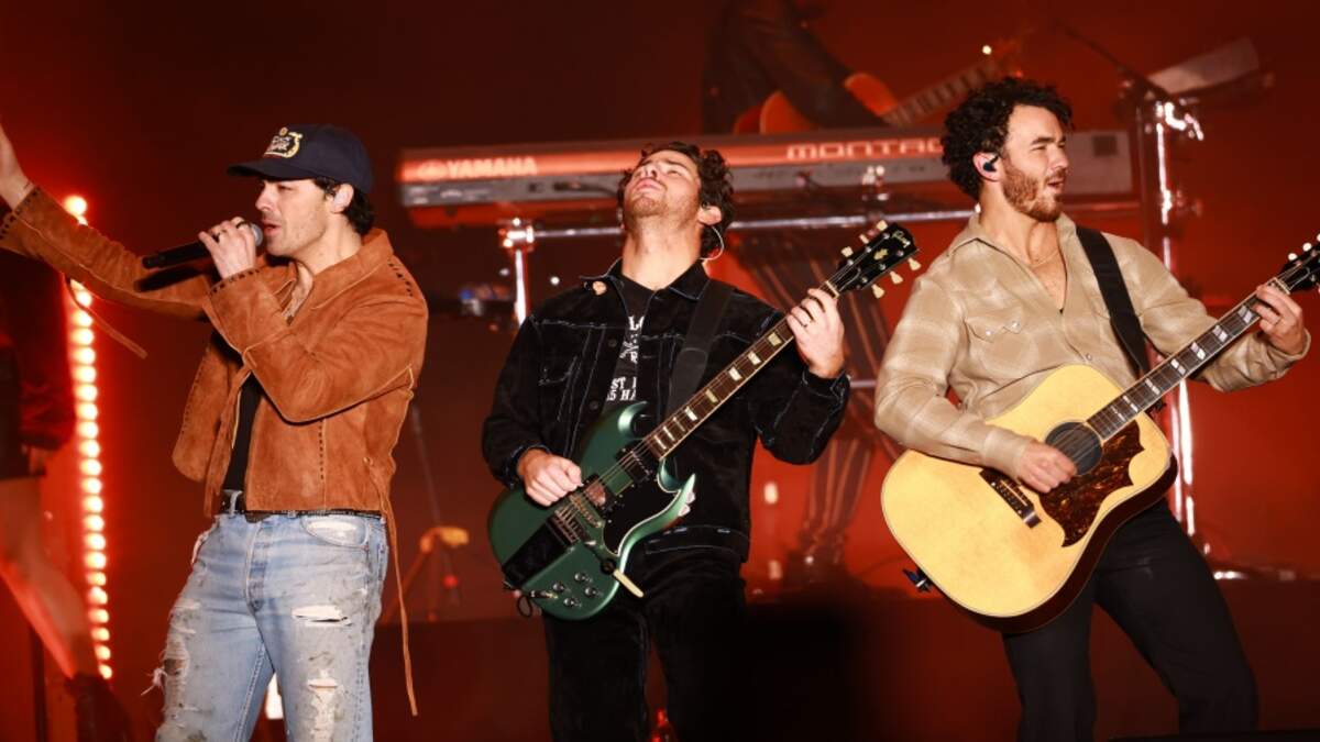 Jonas Brothers Announce New Album Release Date & Tease New Song 'Wings