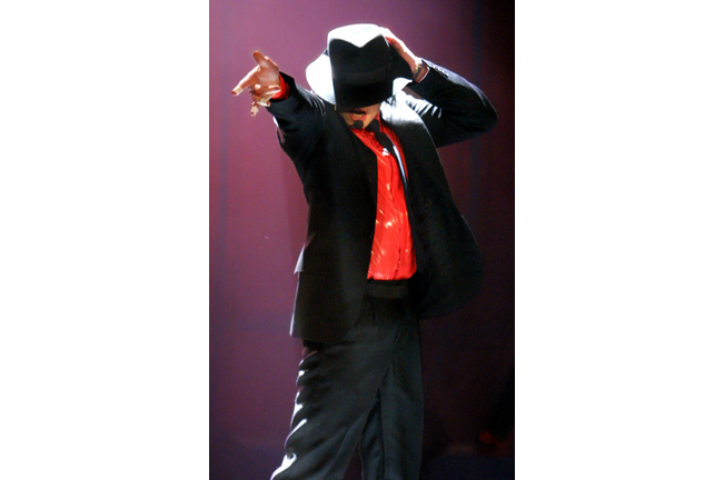 US singer Michael Jackson performs during the tapi