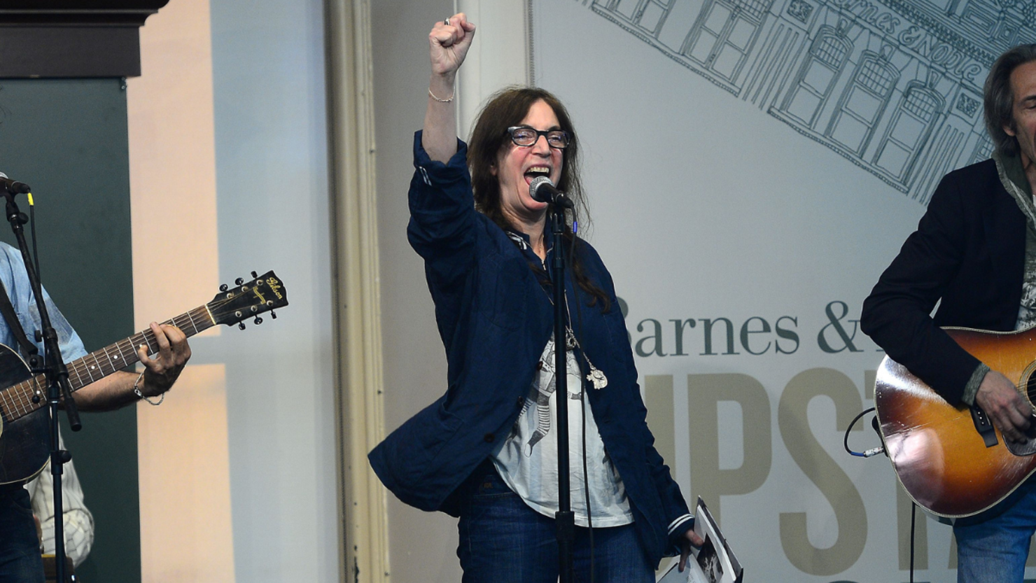 Patti Smith Writes Essay As Tribute To Television's Tom Verlaine