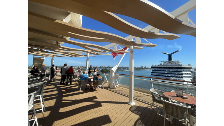 WiLD 95.5 Groove Cruise Miami 22 Dom