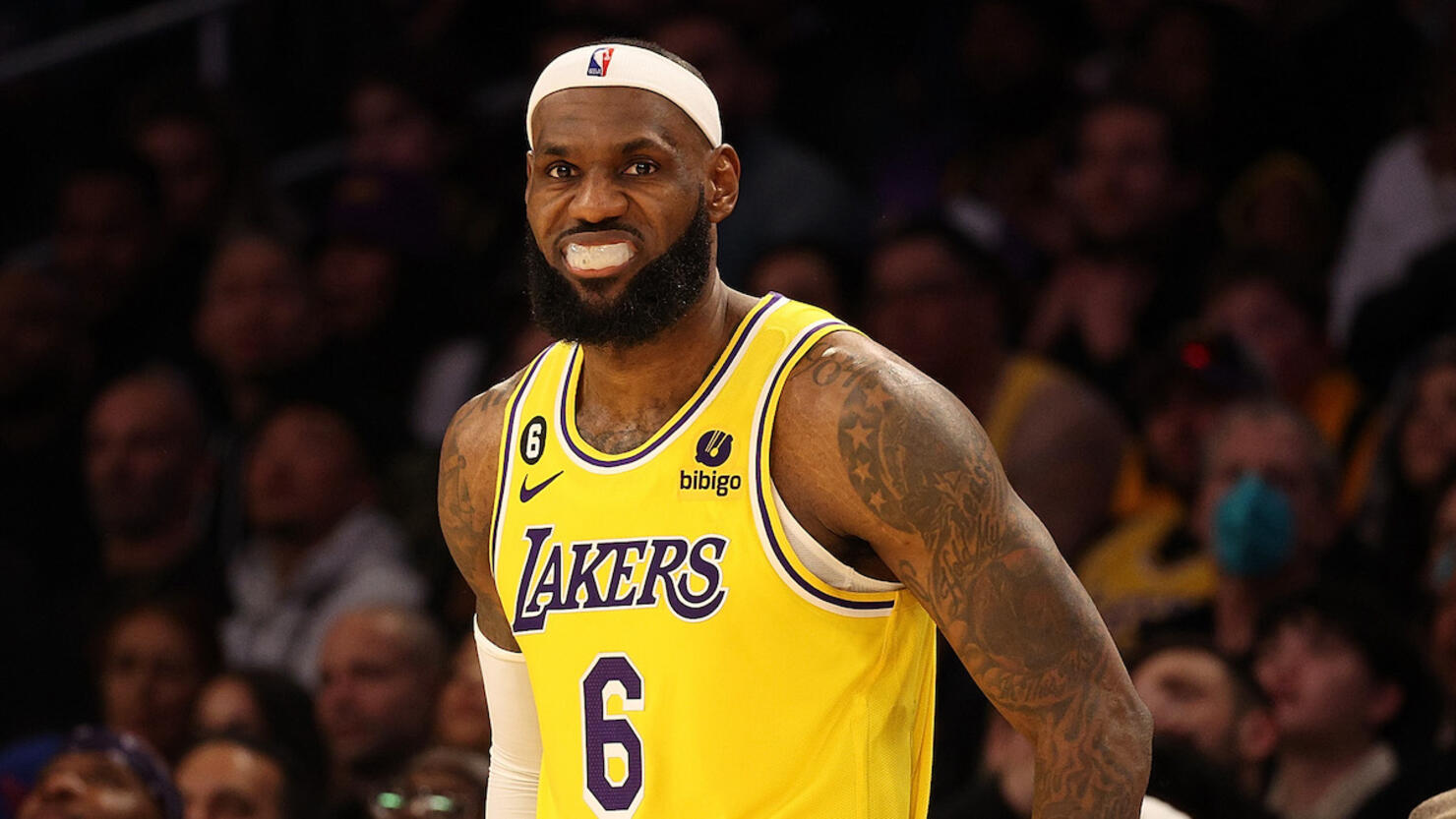 LeBron James breaks NBA scoring record with his 38,388th point