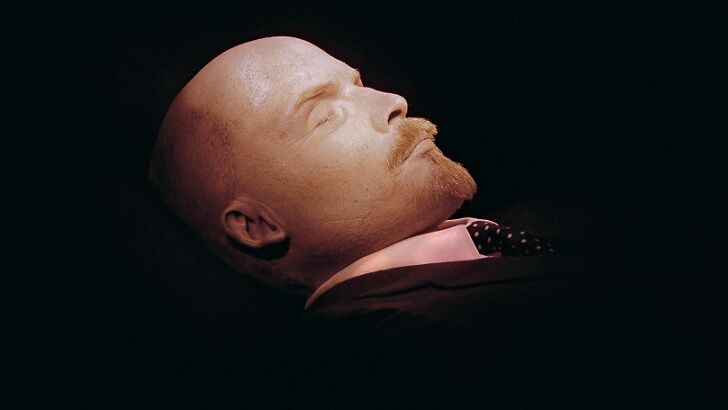 Drunk Russian Man Arrested While Attempting to Steal Lenin's Body