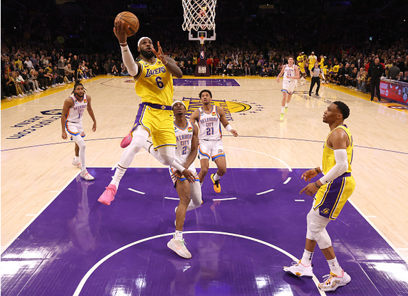 Oklahoma City Thunder v Los Angeles Lakers