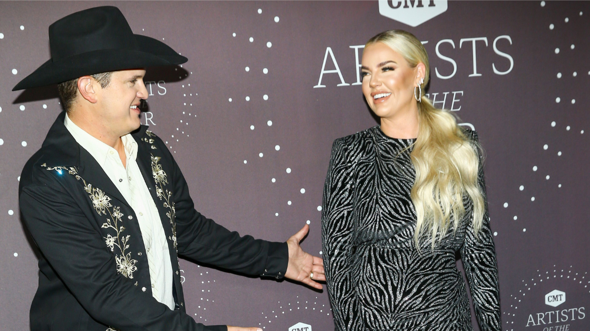 Summer Pardi Summer Pardi Glows As She Bears Baby Bump In Breathtaking Bikini Pic