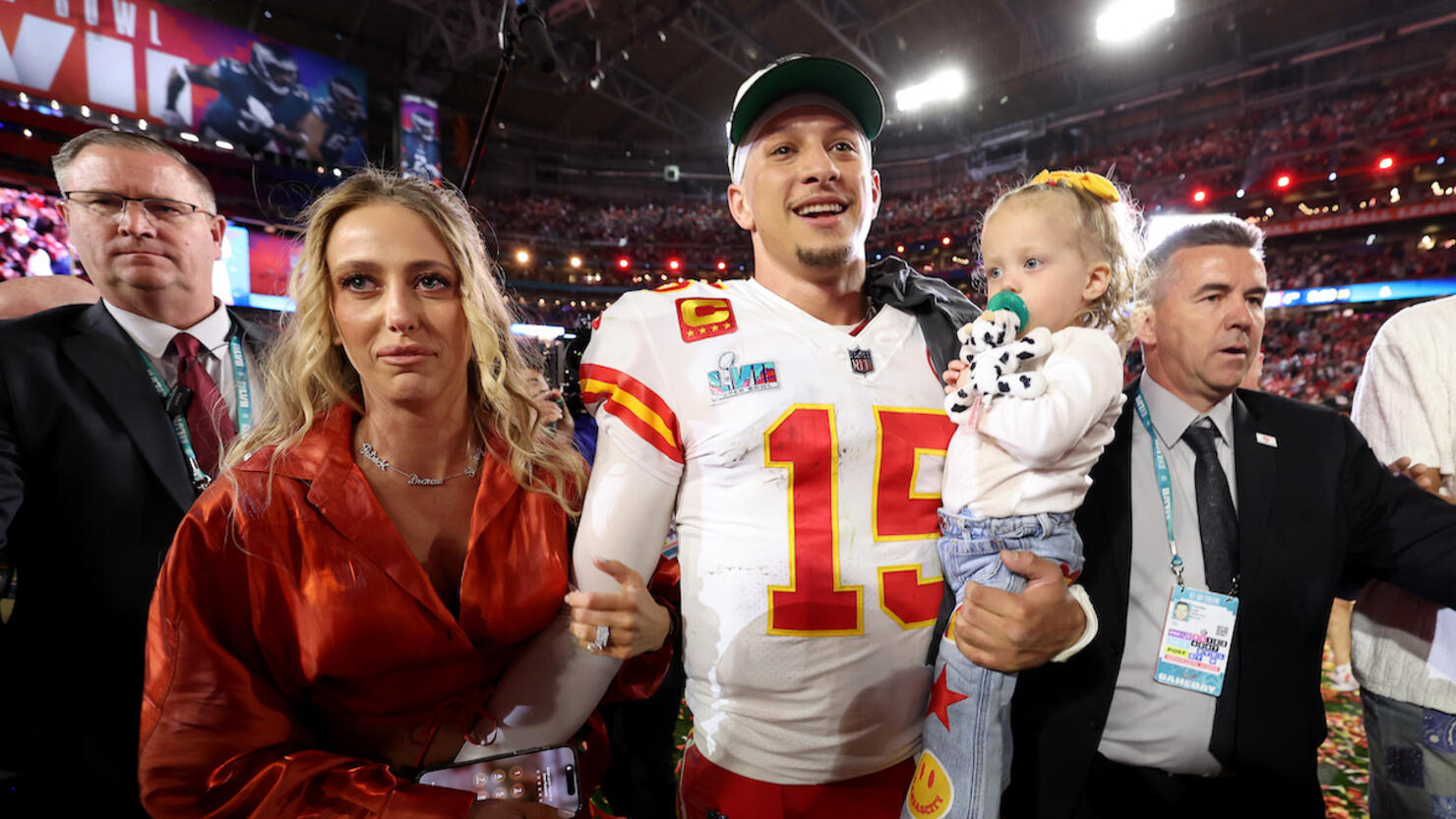 Patrick Mahomes moves into massive Missouri mansion