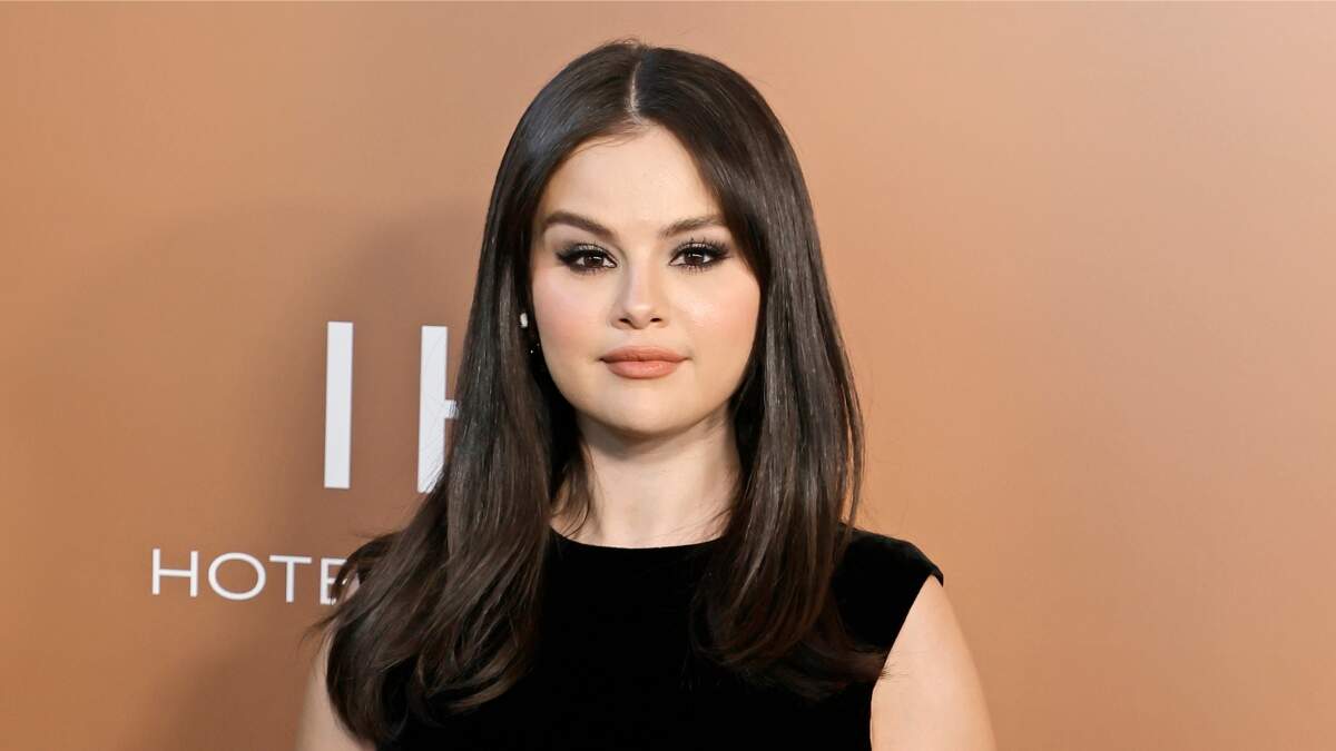 Selena Gomez Reveals She Has 'Fun Things' To Say In Possible Memoir ...