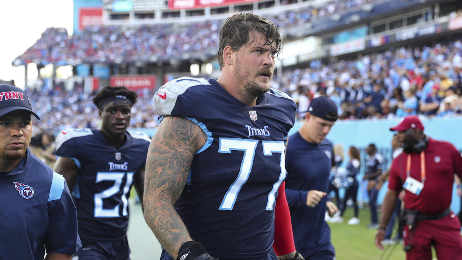 Former Pro Bowler Taylor Lewan says he is filing a lawsuit over knee  surgery he had in 2020 